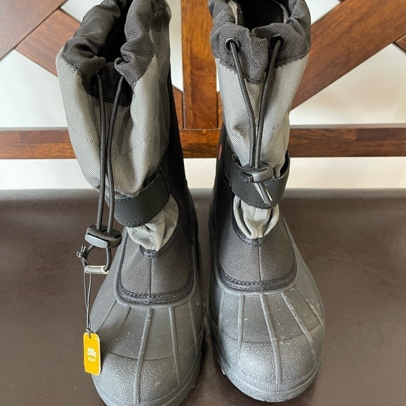 Columbia 200g Isolant snow boots in a size 5 - Picture 13 of 16